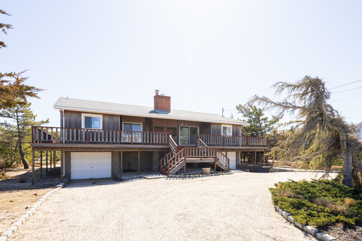 Foto principal - 1225 Leeton Dr