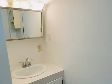 Building Photo - 700 Linden Ave