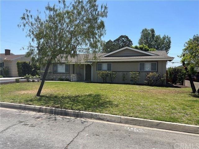 Primary Photo - 876 E Cypress Ave