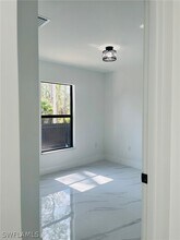 Building Photo - 1112 East 12th Street