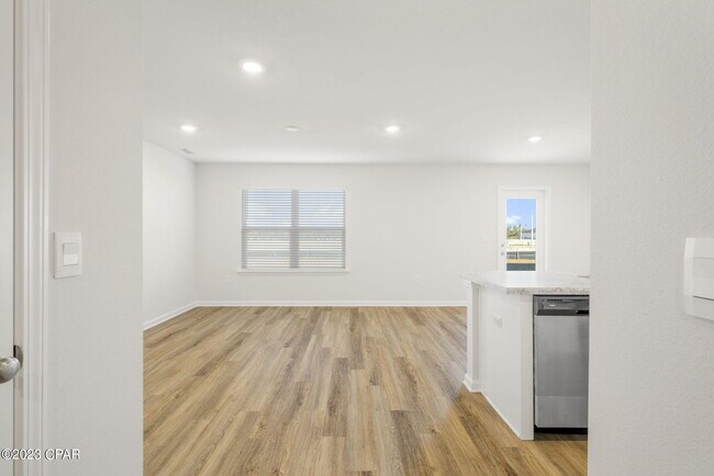 Foto del edificio - 5033 Rivergrass Dr