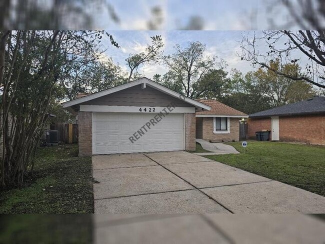 Building Photo - 4422 Donalbain Dr
