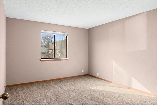 Building Photo - 941 N Cheyenne Curv