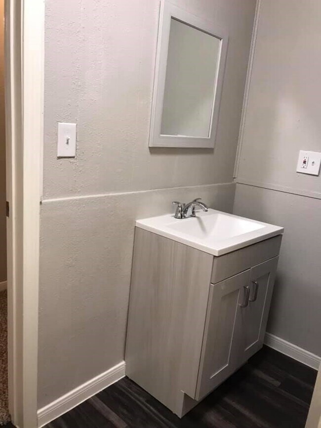 Foto del edificio - 1020 N Main St