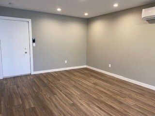 Front Entrance/living room - 23515 Lyons Ave