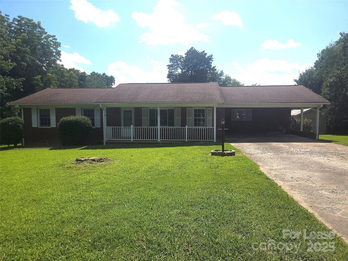 Foto principal - 192 Sigmon Rd