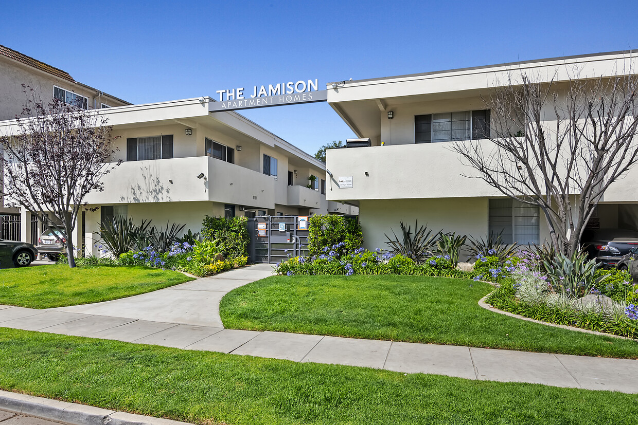 Primary Photo - 3833 Mentone Ave
