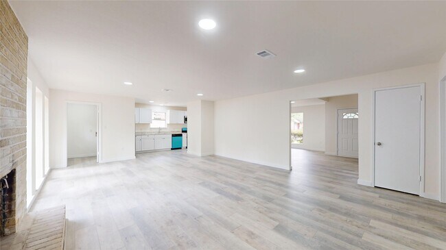 Foto del edificio - 2218 Poplar Park Dr