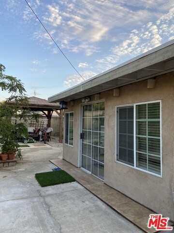 Building Photo - 8102 Acacia St