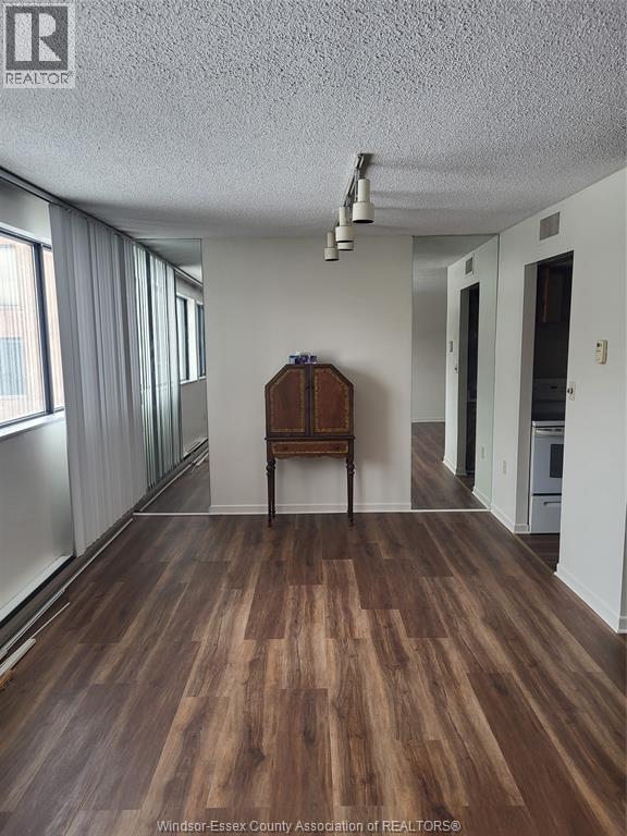 Building Photo - 380 Pelissier St