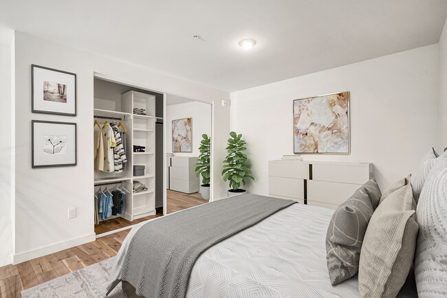 Building Photo - 4Mica LA