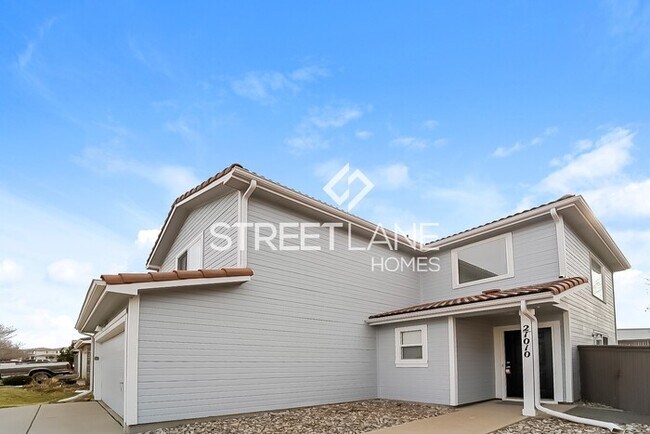 Building Photo - Charming 2 Bedroom in Denver!