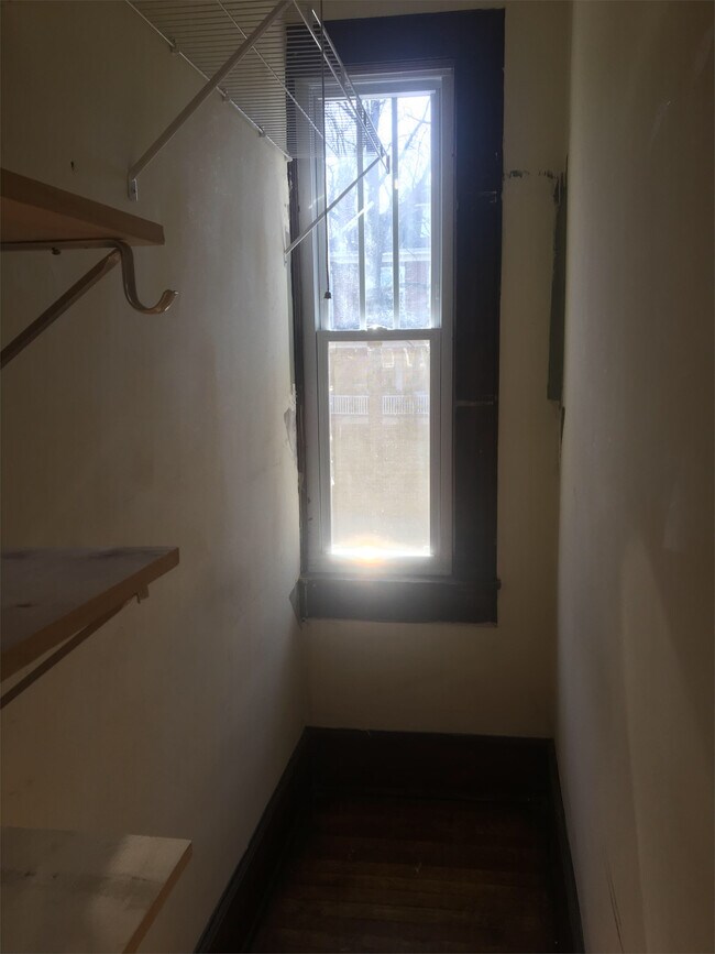 Foto del edificio - 332 W Maple St