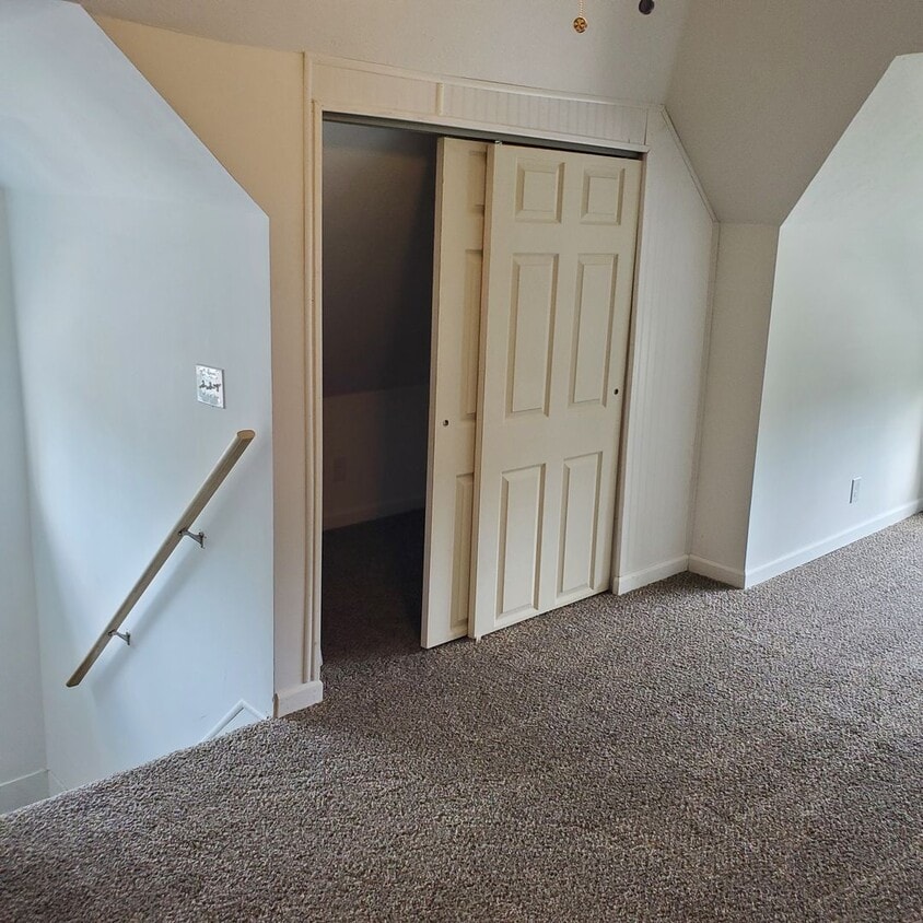 Primary Photo - 4bdm House for Rent