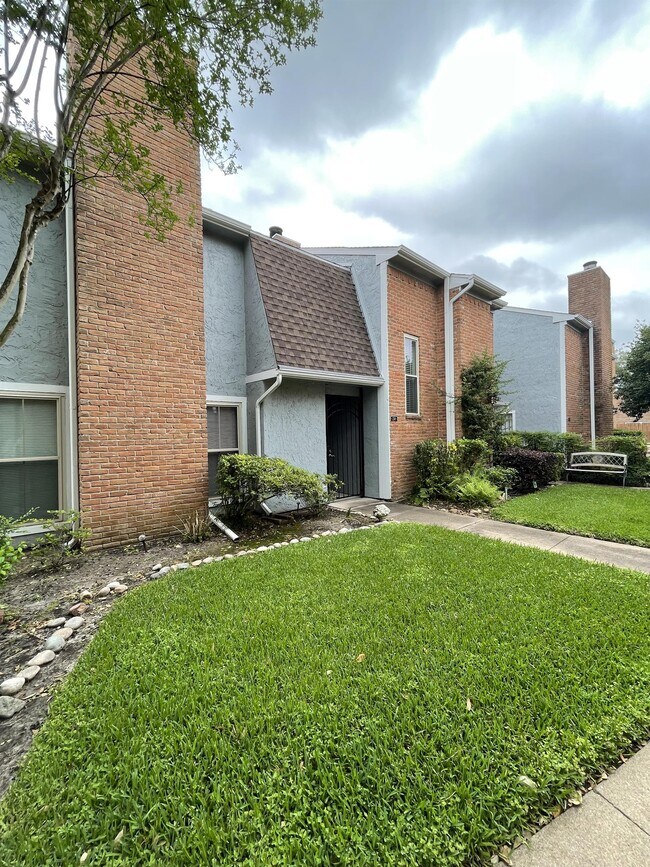 3200 S Gessner Rd, Houston, TX 77063 Townhome Rentals in Houston TX