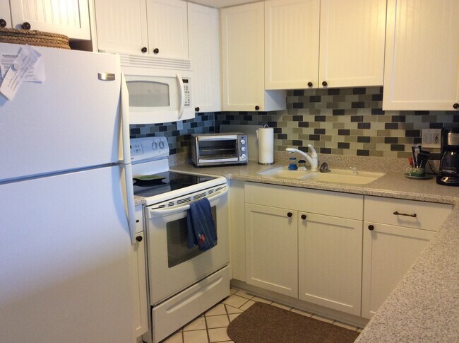 Building Photo - 4849 Saxon Dr
