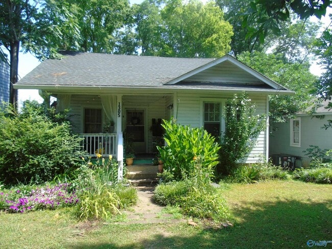 Foto del edificio - 1305B Wells Ave SE