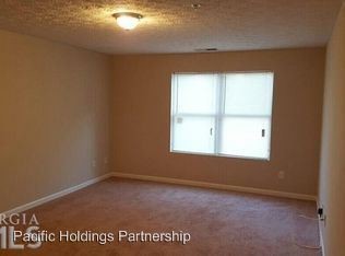 Building Photo - 1104 Fairington Ridge Cir