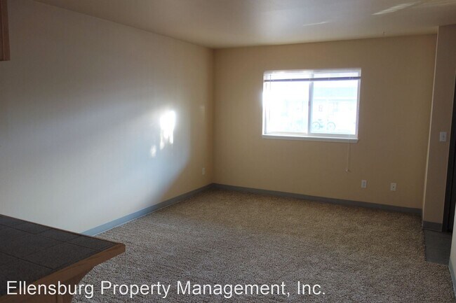 Building Photo - 2 br, 1.5 bath Apartment - 707 E 18th Ave