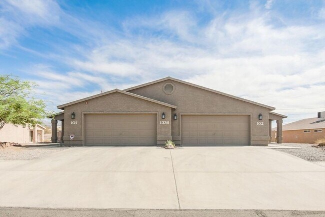 Building Photo - 1336 Vaquero Dr
