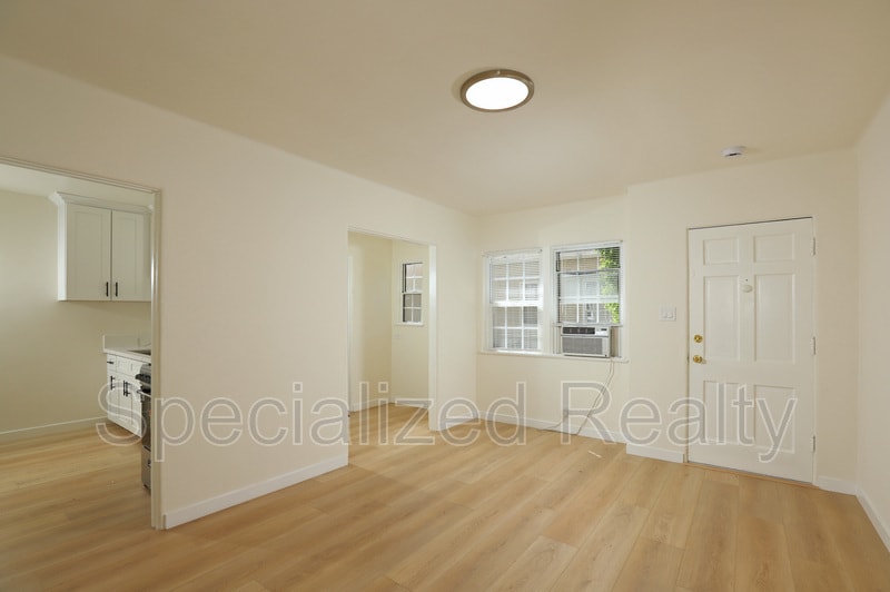 Primary Photo - 14446 Dickens St
