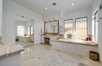 Building Photo - 15835 N Barkers Landing Rd