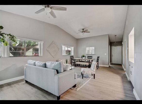 Foto del edificio - FOR RENT! Light, Bright, Open two bedroom ...