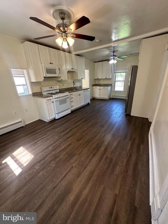 Foto del edificio - 6501 Glenbard Ct
