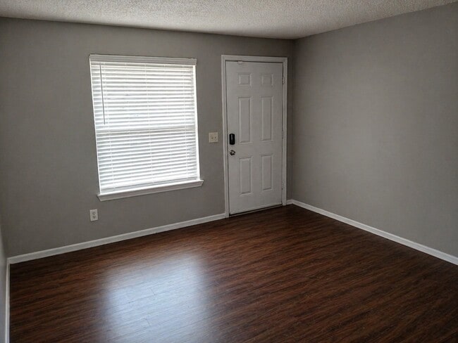 Building Photo - 5024 Brookdale Dr