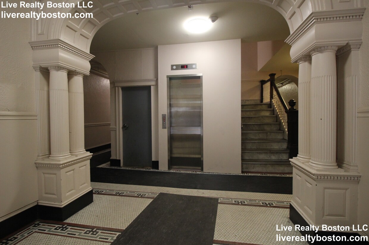 Foto del edificio - 24 Westland Ave