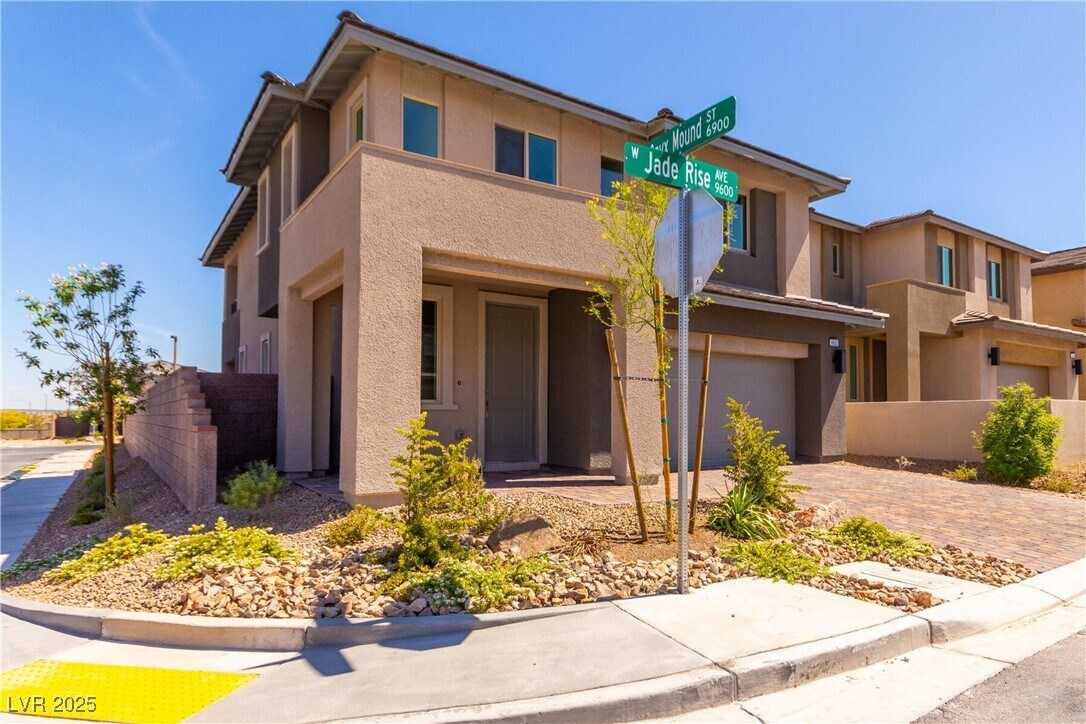 Foto principal - 9692 Jade Rise Ave