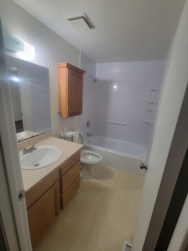 Foto del edificio - 3518 105th St NW