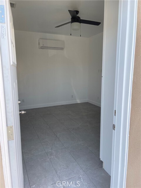 Foto del edificio - 2248 Lime Ave