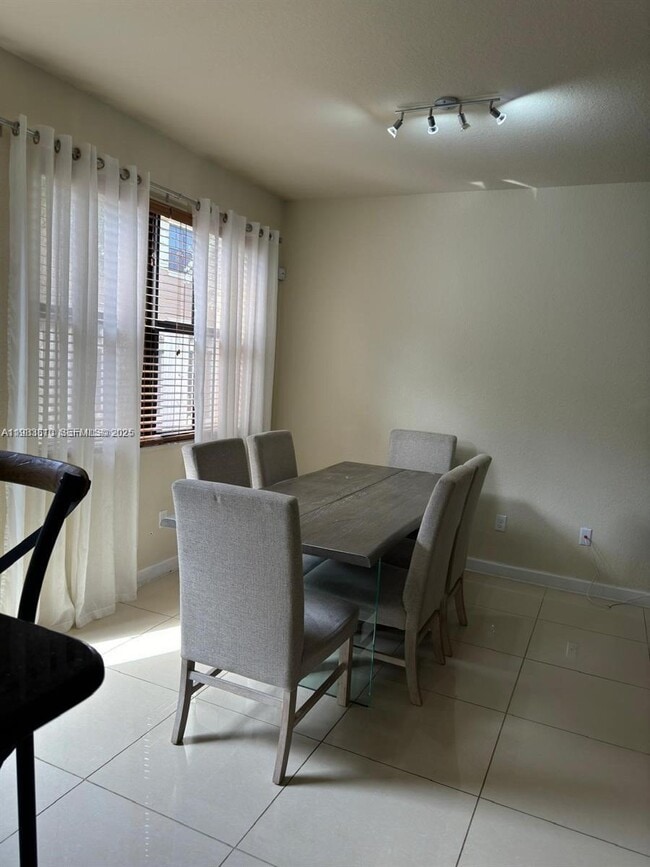 Foto del edificio - 8437 Blue Cove Way