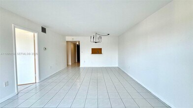 Building Photo - 130 S Shore Dr