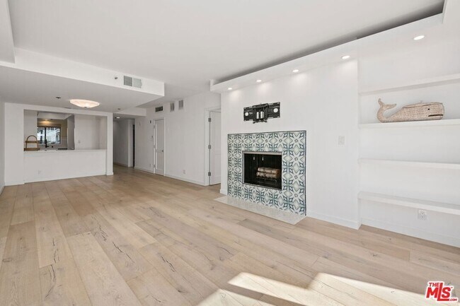 Foto del edificio - 2920 Neilson Way