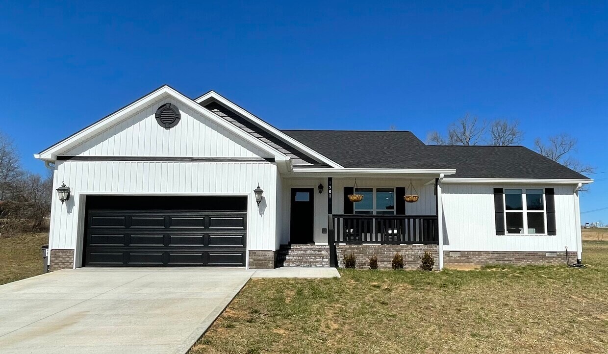 1915 Pembrooke Pine Ln, Cookeville, TN 38506 House Rental in