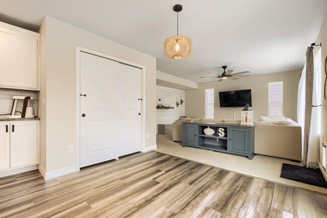 Building Photo - 10717 Luneth Dr