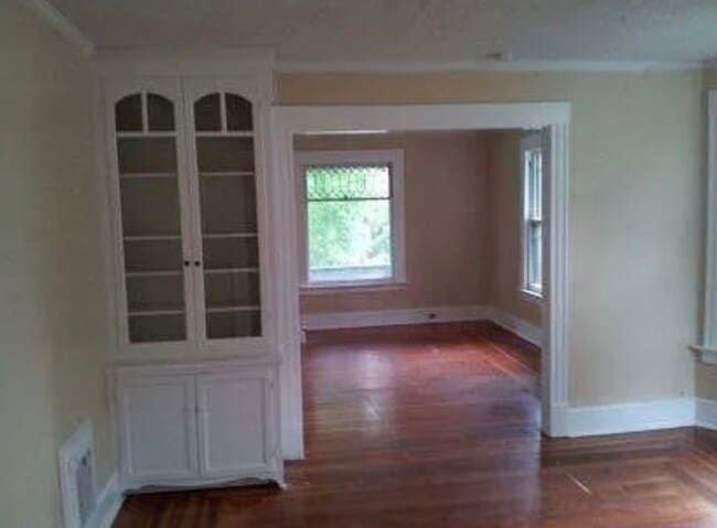 Building Photo - 38 Grove St