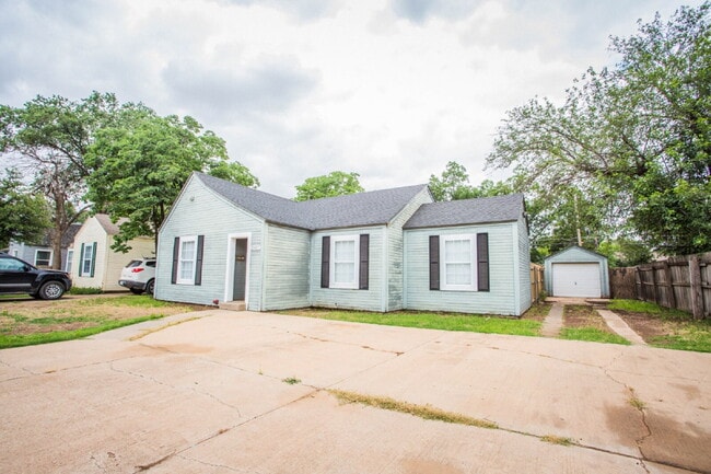 Building Photo - Move-In Ready! Stunning Home with Modern U...