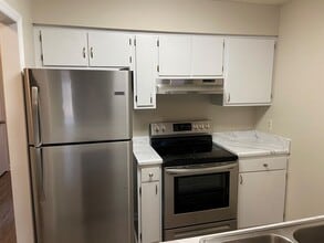 Building Photo - 720 Powell Dr