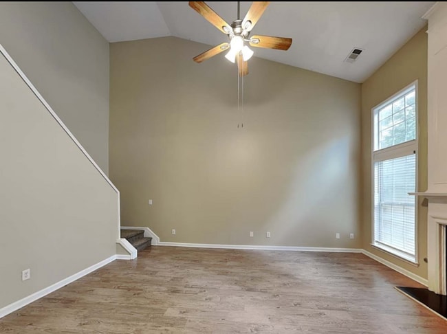 Photo - 2930 Cottesford Way SE House