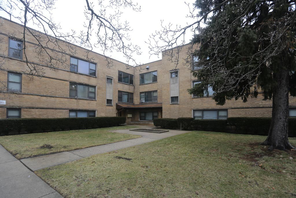 Primary Photo - 2806 W Albion Ave