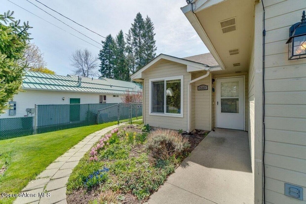 640642 W Helen Ave, Hayden, ID 83835 Townhome Rentals in Hayden ID