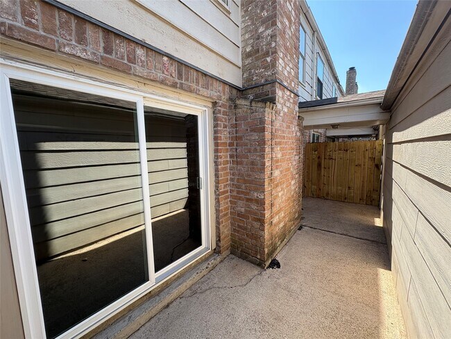 Foto del edificio - 17159 Beaver Springs Dr