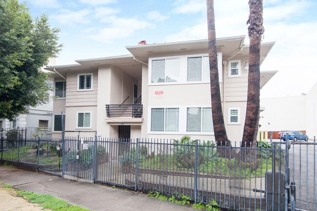 Building Photo - 819 S Serrano Ave