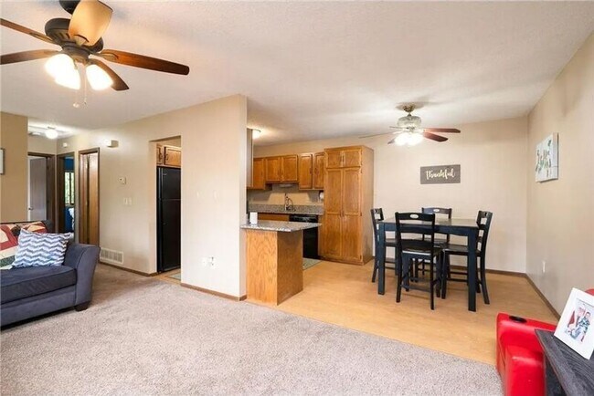 Foto del edificio - 9942 Cord St NE