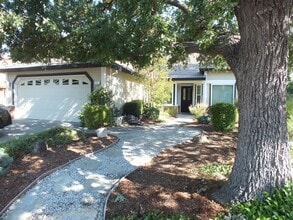 Building Photo - 111 Hopfield Dr