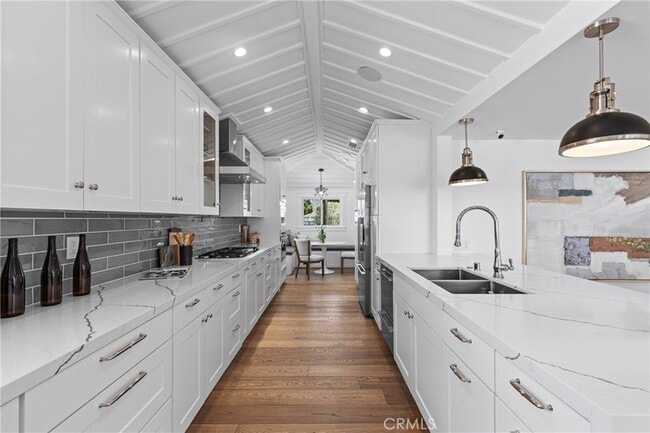 Building Photo - 12947 La Maida St