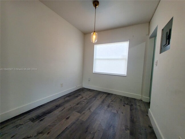 Building Photo - 115 NW 118th St